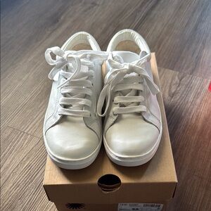 UGG White Leather Low-Top Sneakers